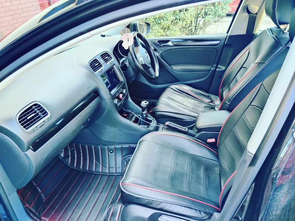 Volkswagen Golf 2010 High Spec - Image 2