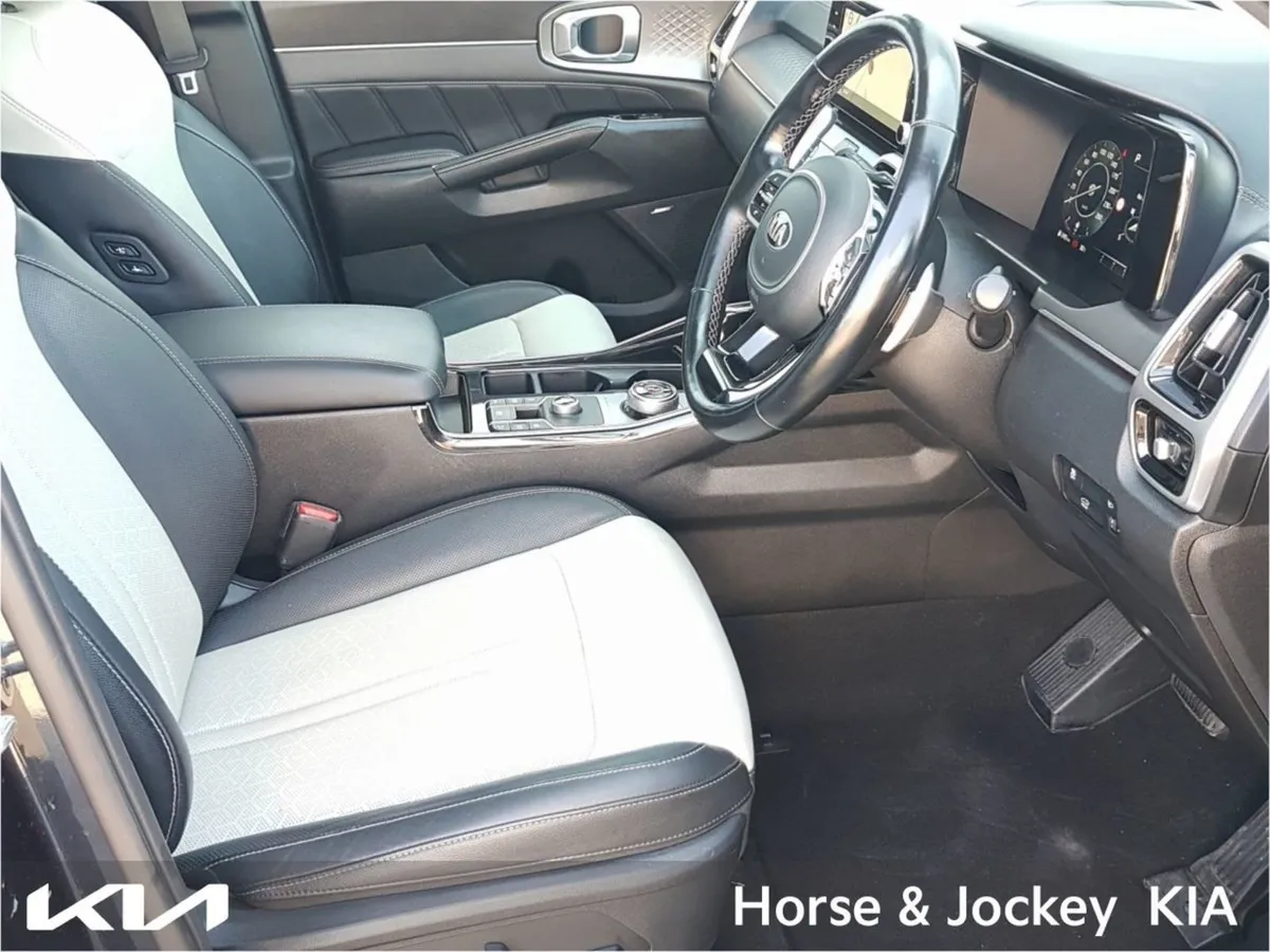 Kia Sorento 2.2 K4 4X2 Diesel 7 Seats - Image 3