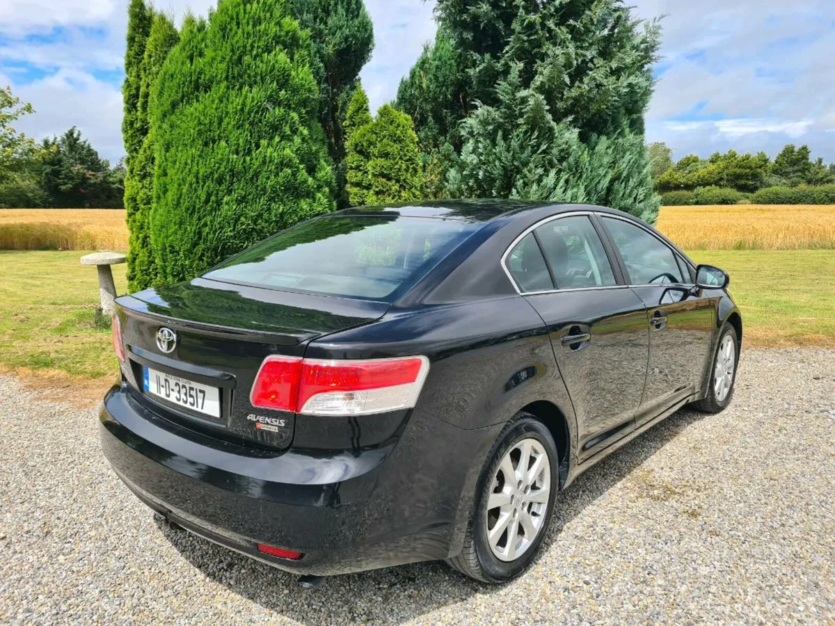 Very Low Mileage Toyota Avensis 2.0D4d Strata - Image 3