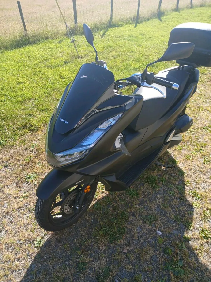 2023 Honda PCX 125 - Image 1