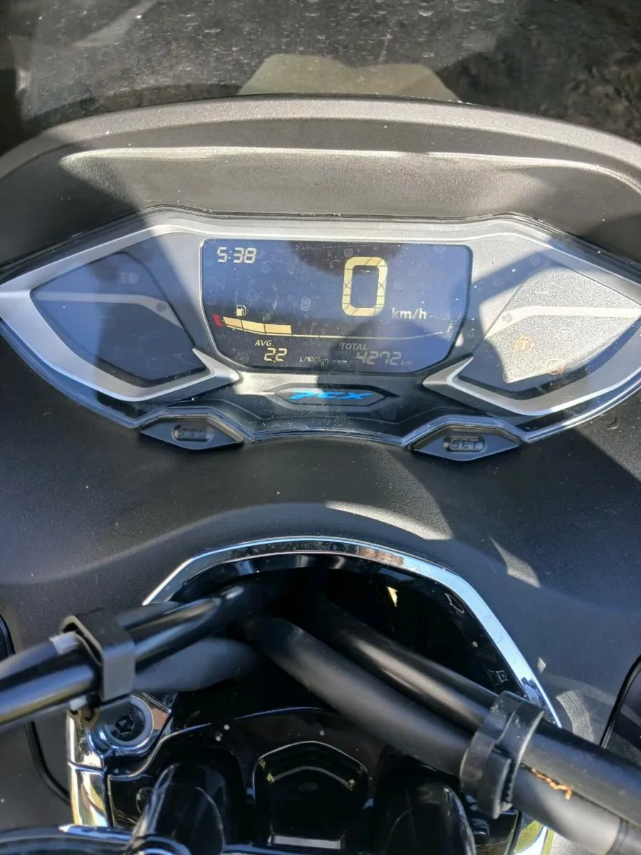 2023 Honda PCX 125 - Image 4