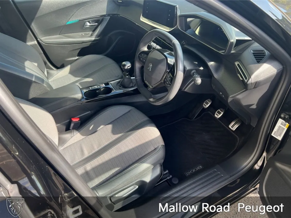 Peugeot 2008 Allure 1.2 100 6.4 4DR - Image 2