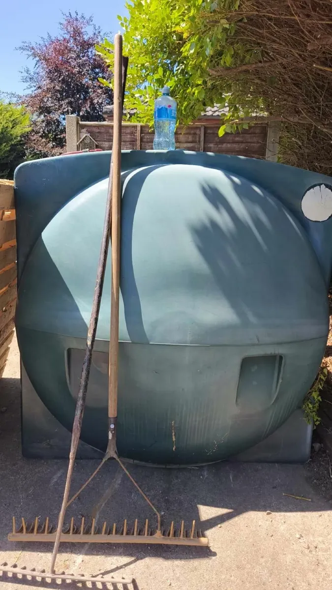 Free oil tank - Image 2