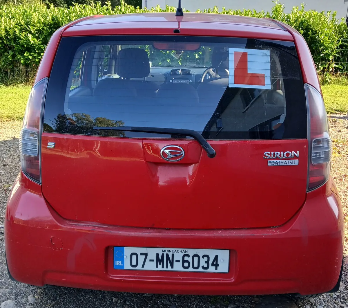 Daihatsu Sirion 2007 - Image 2