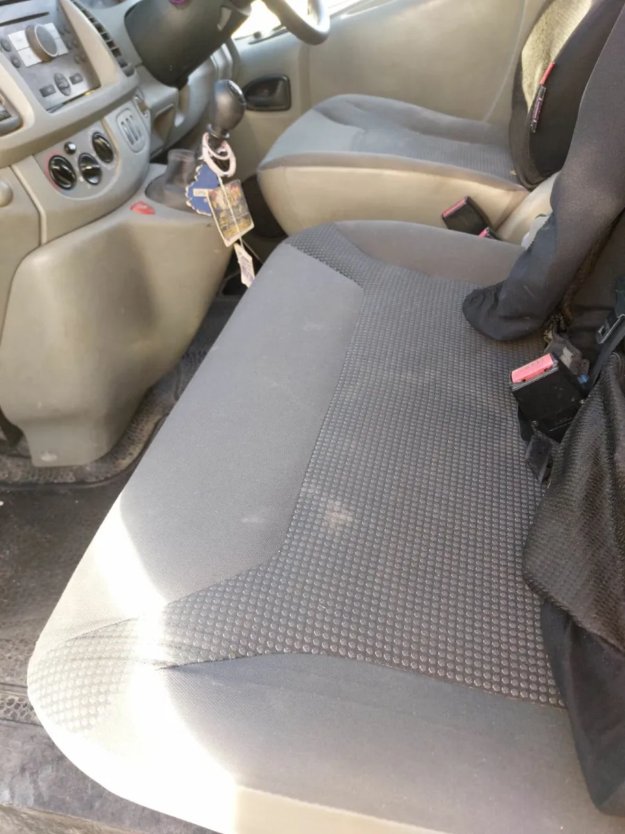 Opel Vivaro 2008 2L - Image 2