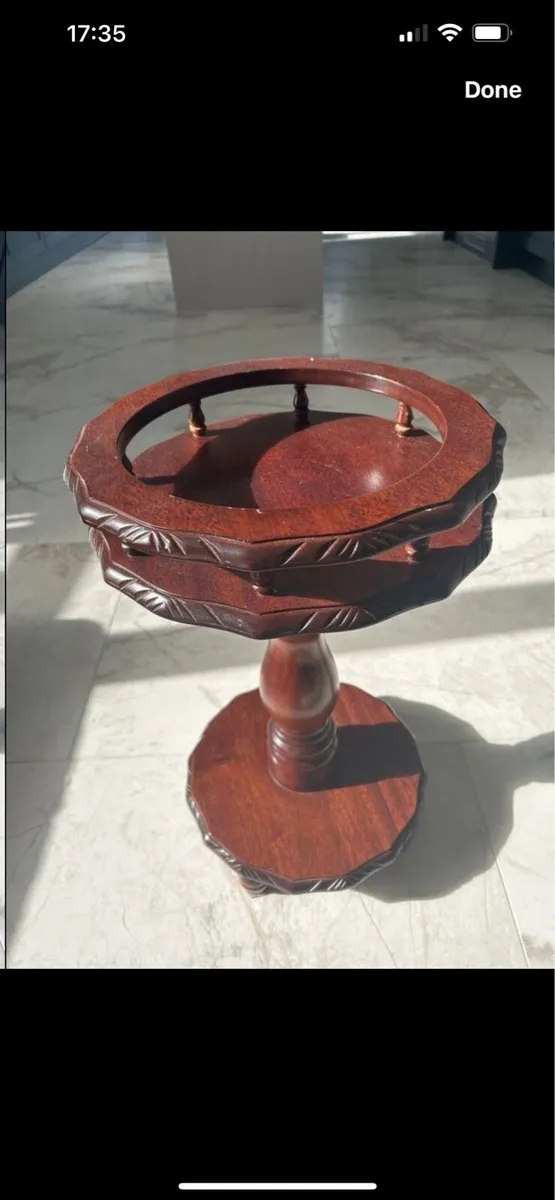 Small mahogany table - Image 1