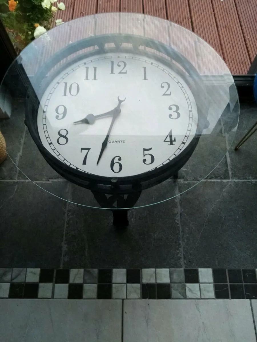 Beautiful Clock Table - Image 2