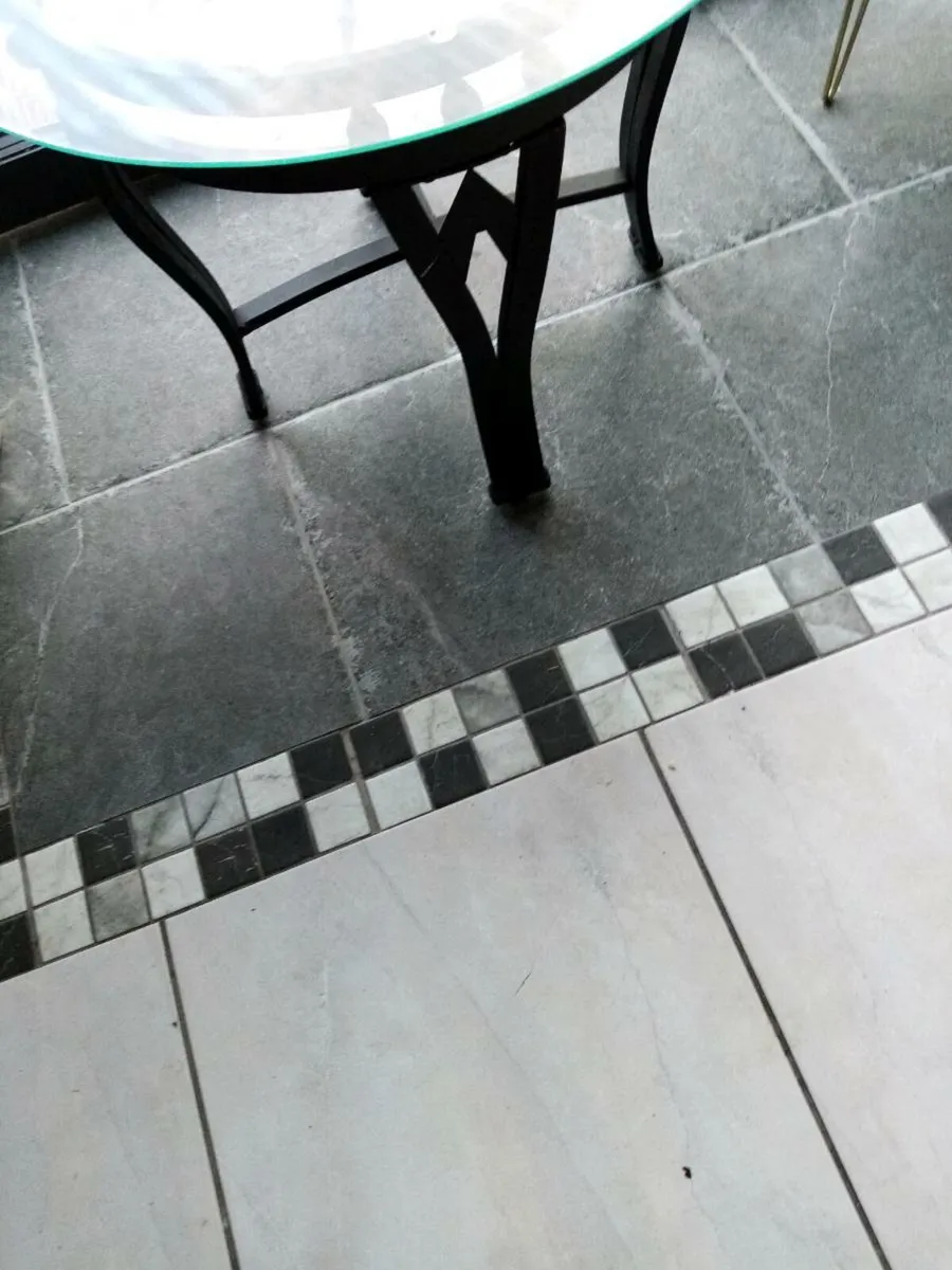 Beautiful Clock Table - Image 3