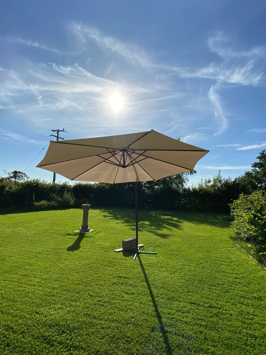 Offset Parasol Beige - Image 1
