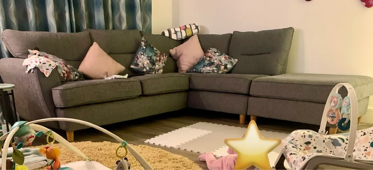 Grey left hand corner sofa & footstall - Image 4