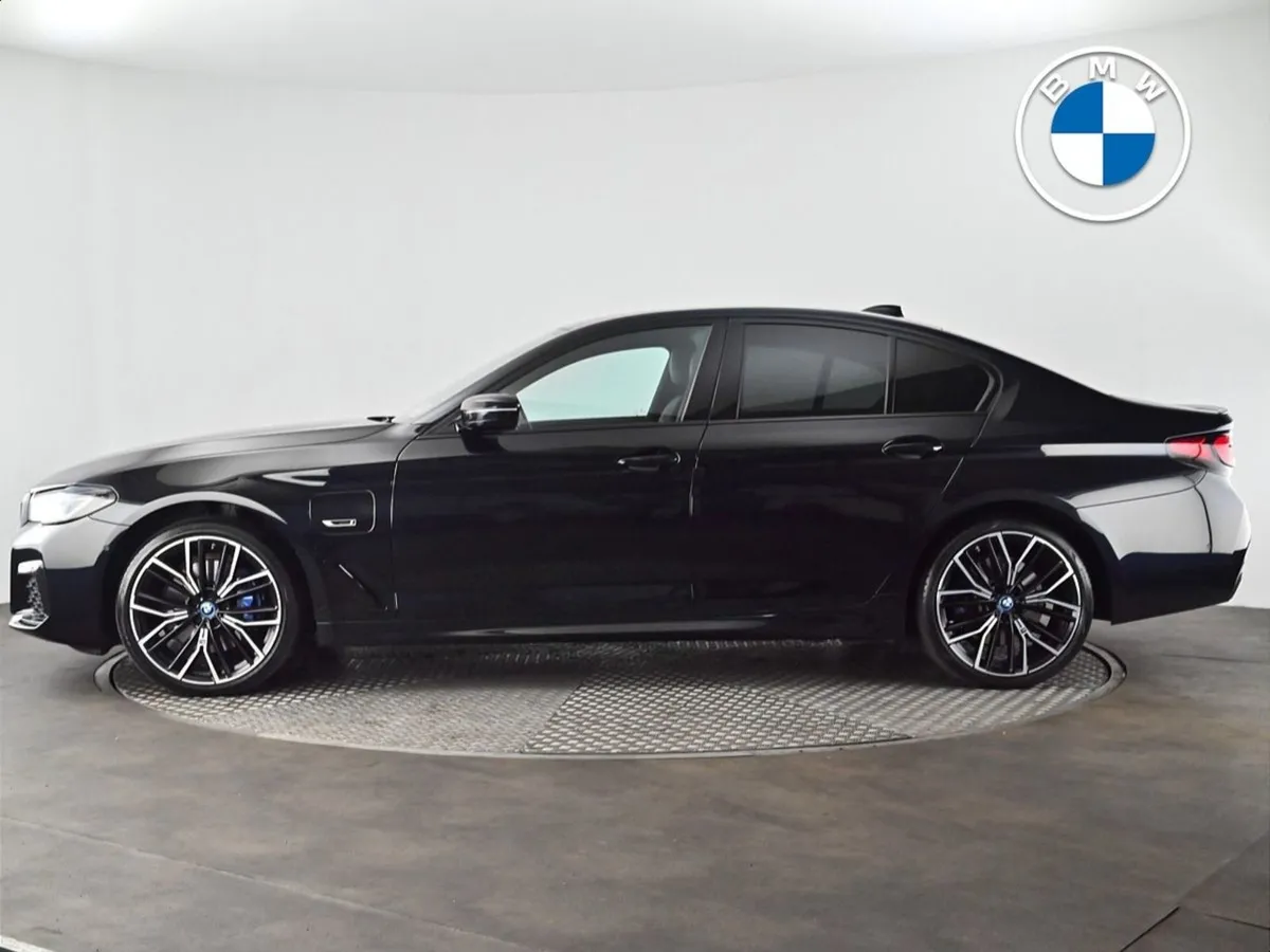 BMW 5 Series 530e M Sport Saloon - Image 3