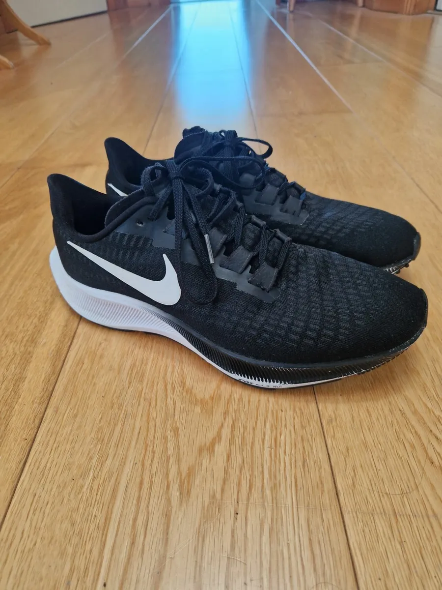 Nike air zoom pegasus 37 runners 7.5UK as new - Image 2