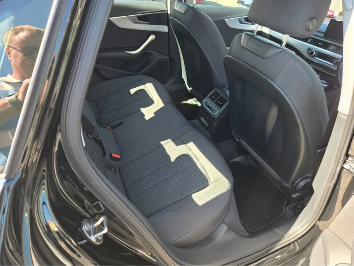 Audi A4 2.0 Tfsi 190PS SE S/S SAL Saloon 4dr// St - Image 4