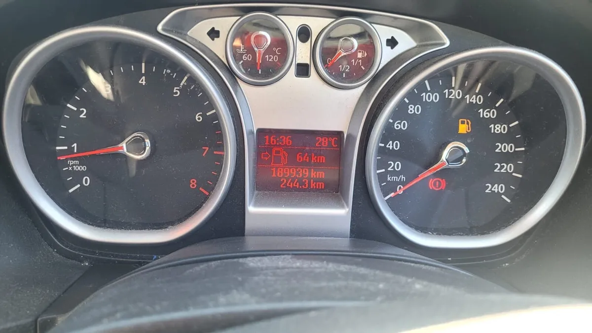 Ford Focus zetec 1.6 - Image 2