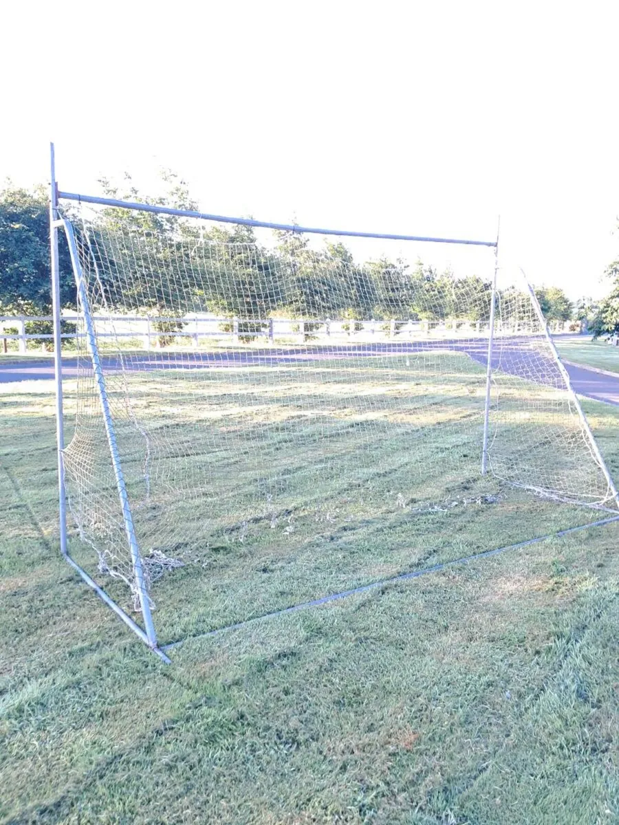 Goal posts - Image 1