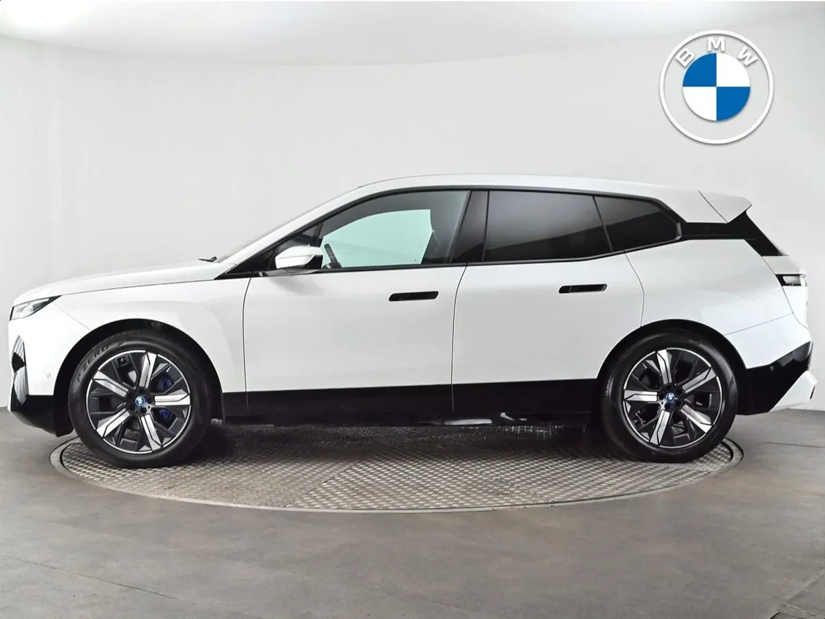 BMW IX Xdrive40 M Sport Edition - Image 3
