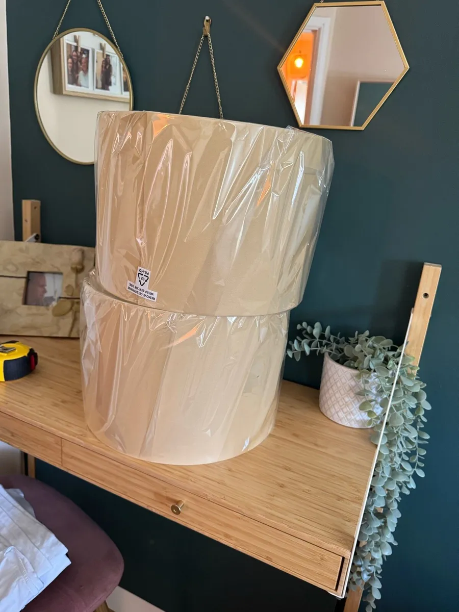 2 x Ceiling or table lamp light shade 30 cm - Image 4