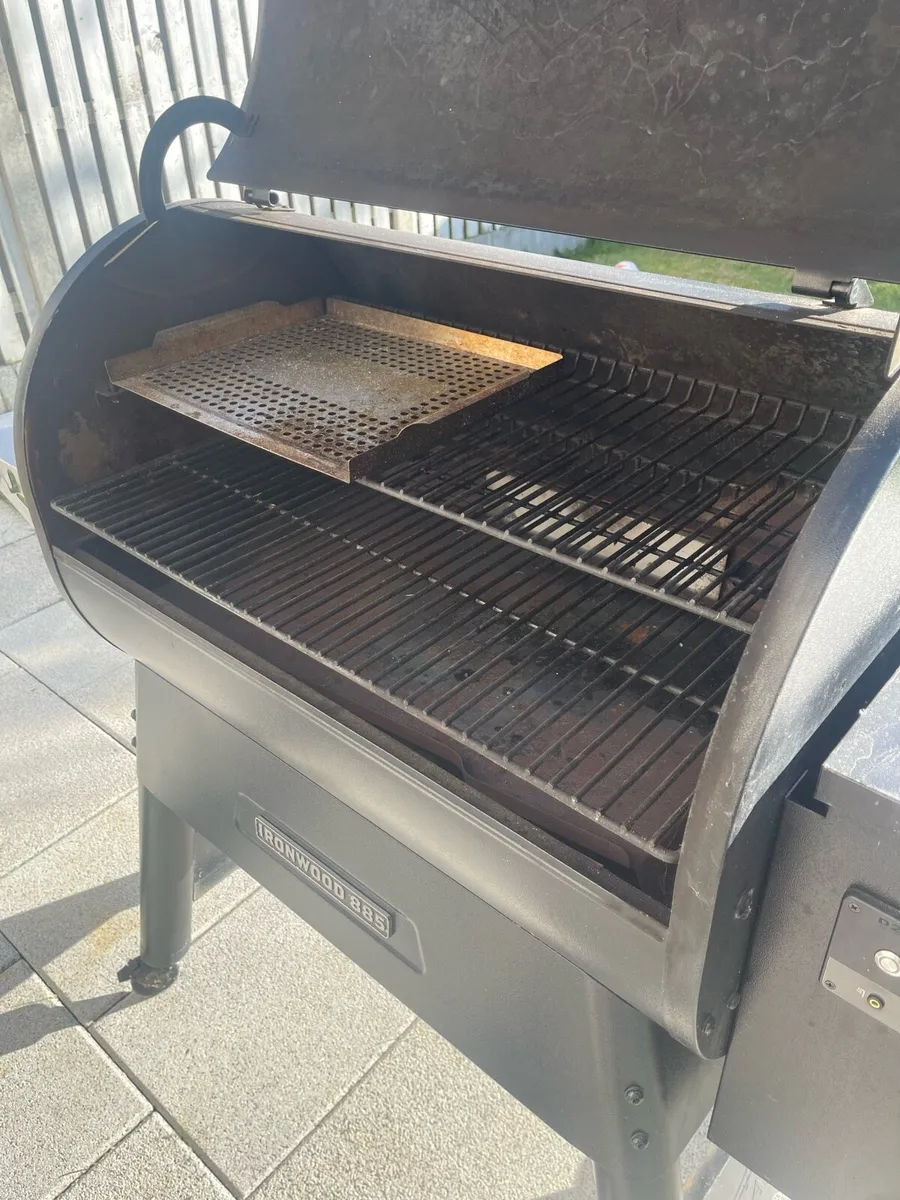 Traeger Ironwood 885 Smoker - BBQ - Image 3