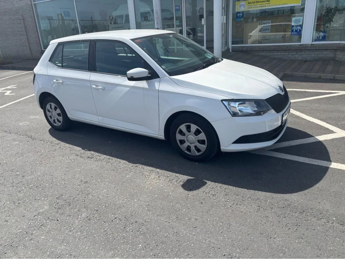 Skoda Fabia Active 1.0 MPI 60hp 4DR - Image 2