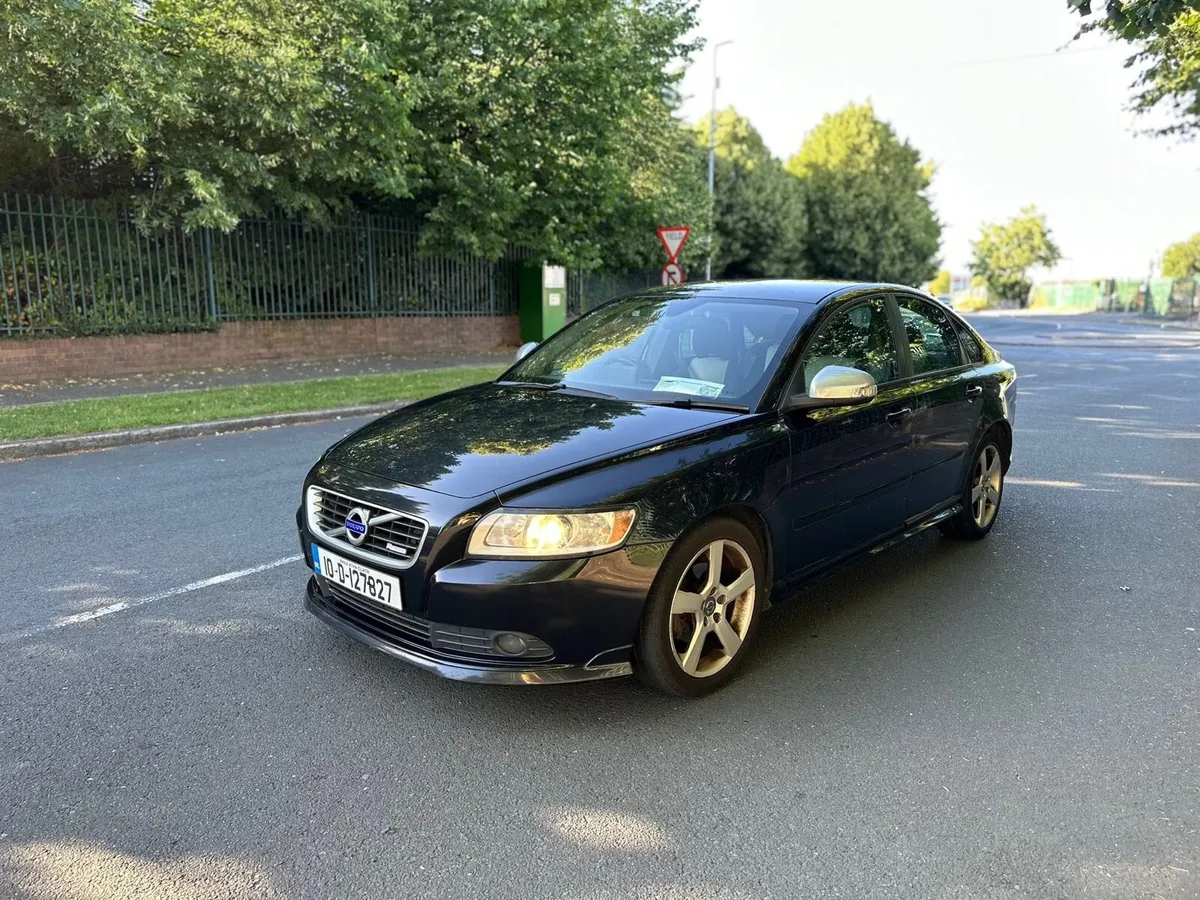 Volvo S40 R Design NCT 09/25 - Image 1