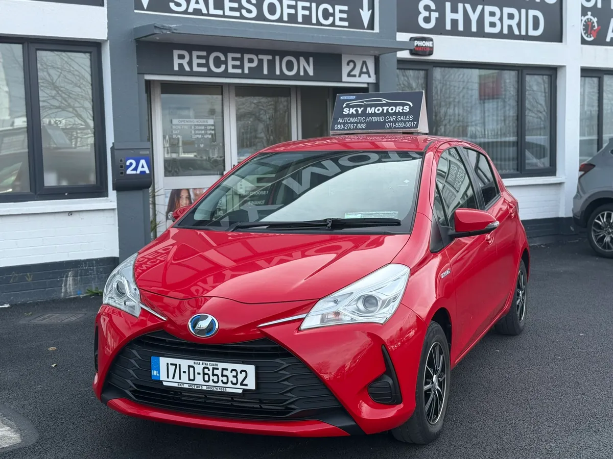 2017 Toyota Vitz/ Yaris 1.5 Hybrid  automatic, - Image 1