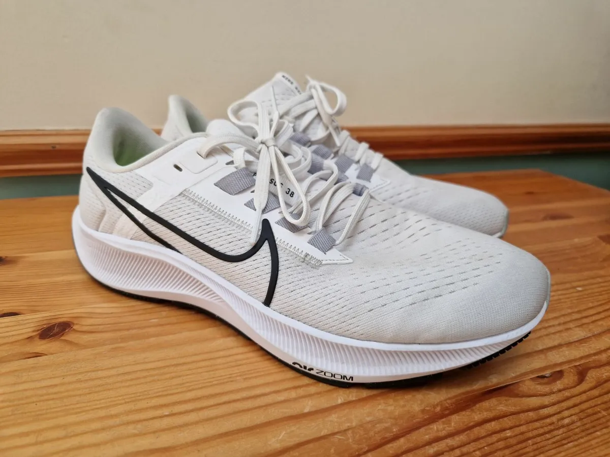 Nike air zoom pegasus 38 runners 7.5UK as new - Image 1
