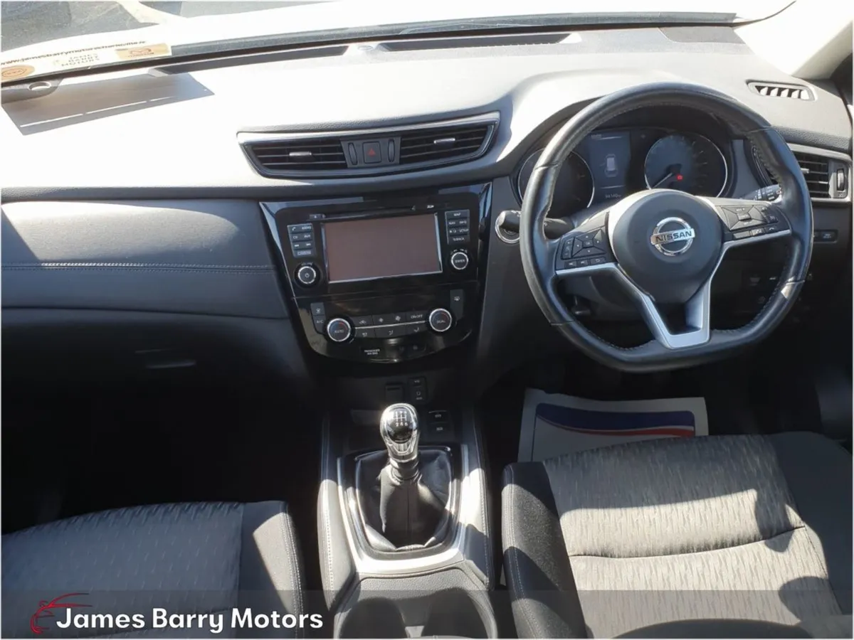 Nissan X-Trail 1.7 DCI SV Premium 7 Seats - Image 3
