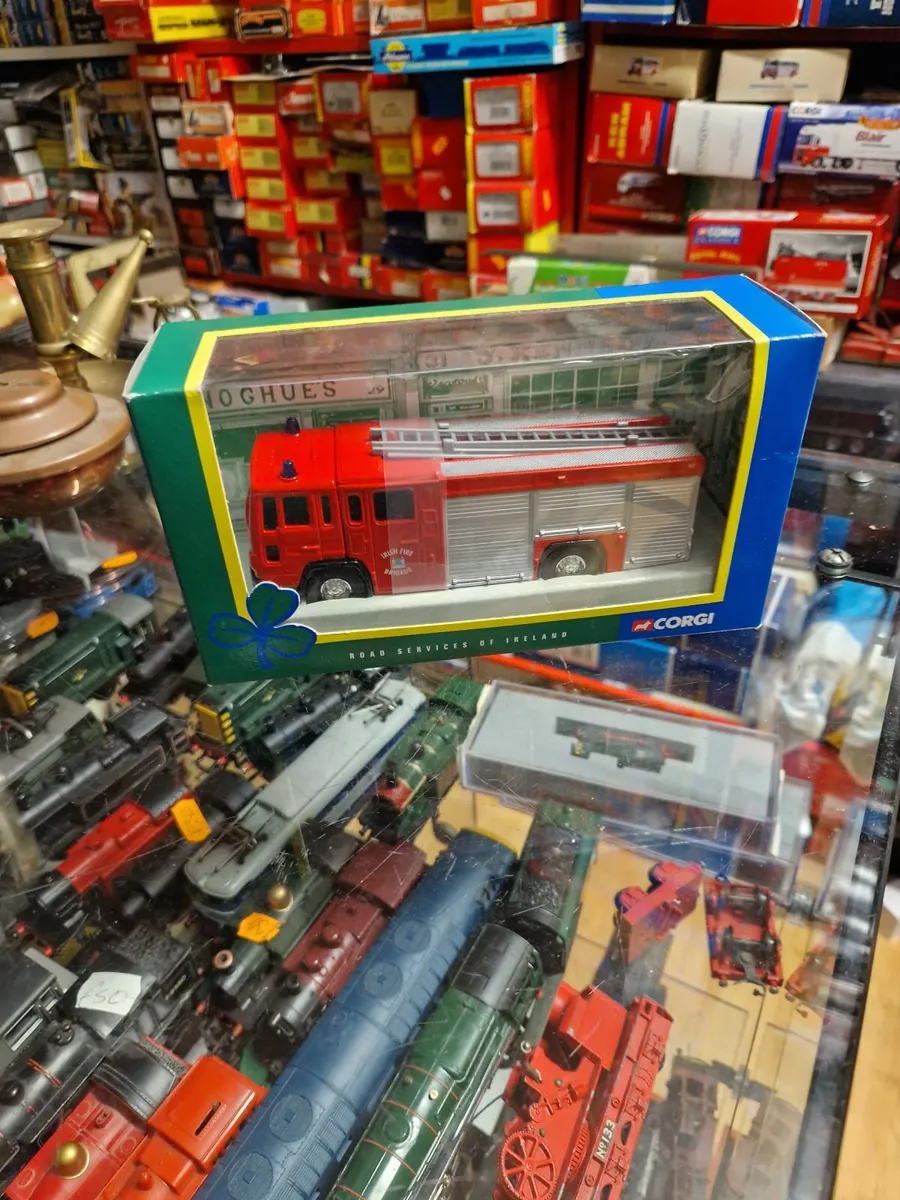 Corgi Dublin Fire Engine - Image 2