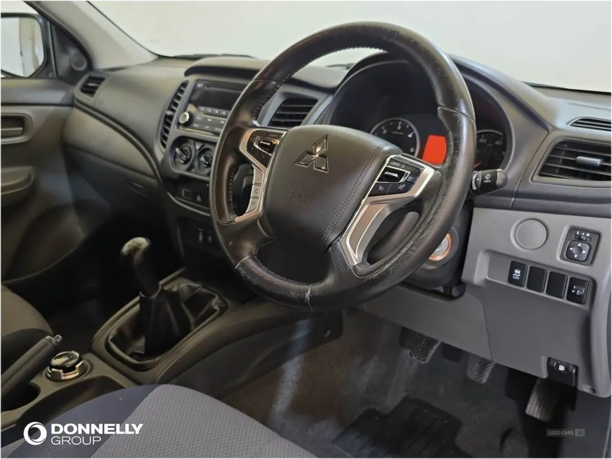 Mitsubishi L 200 Double Cab Di-d 151 4life 4WD - Image 4
