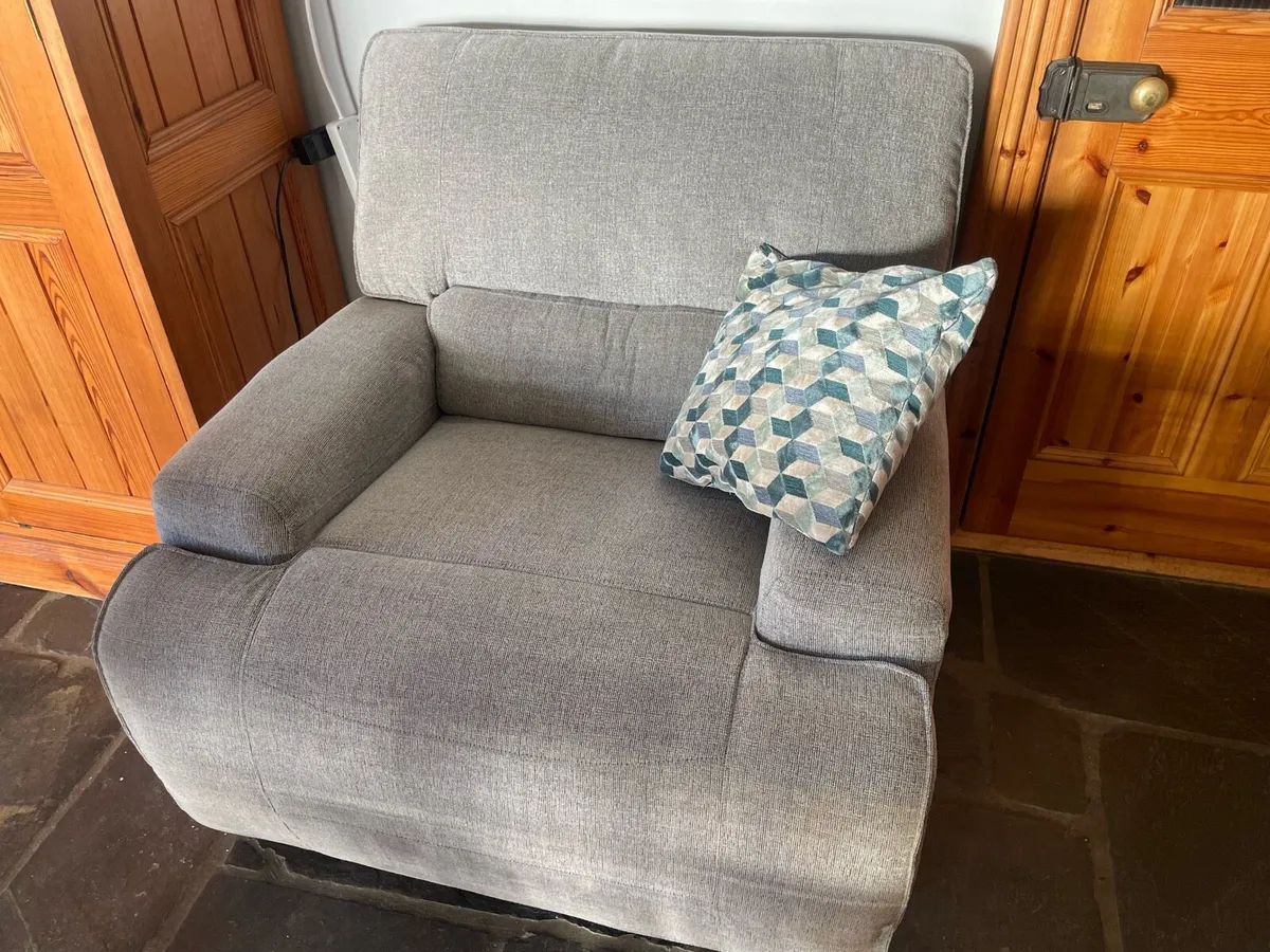 Electric Recliner Seat - Image 2
