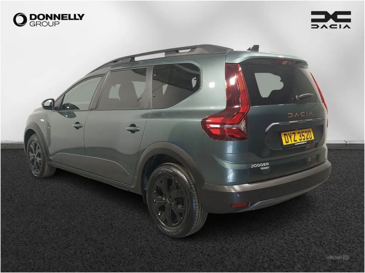 Dacia Jogger 1.6 HEV Extreme 5dr Auto - Image 2