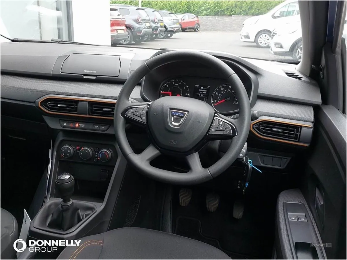 Dacia Sandero Stepway 1.0 TCe Essential 5dr - Image 4