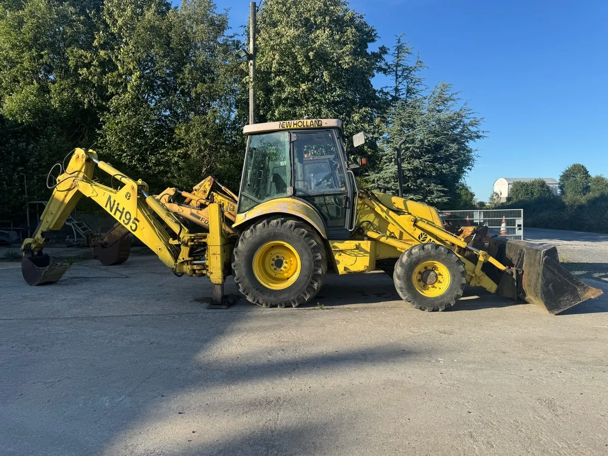 New Holland NH95 backhoe €11,950 - Image 1
