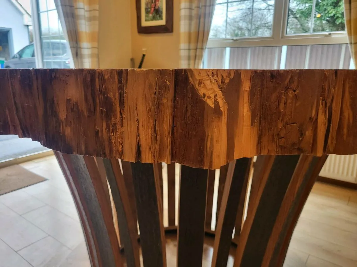 1 of a kind table - Image 1