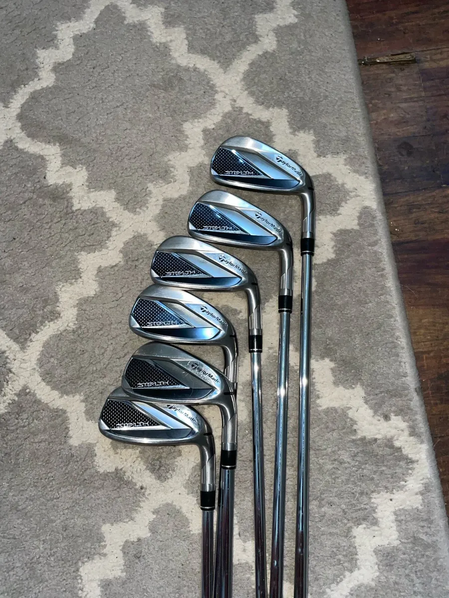 🔥 TaylorMade Stealth 5–PW – Excellent Condition - Image 1
