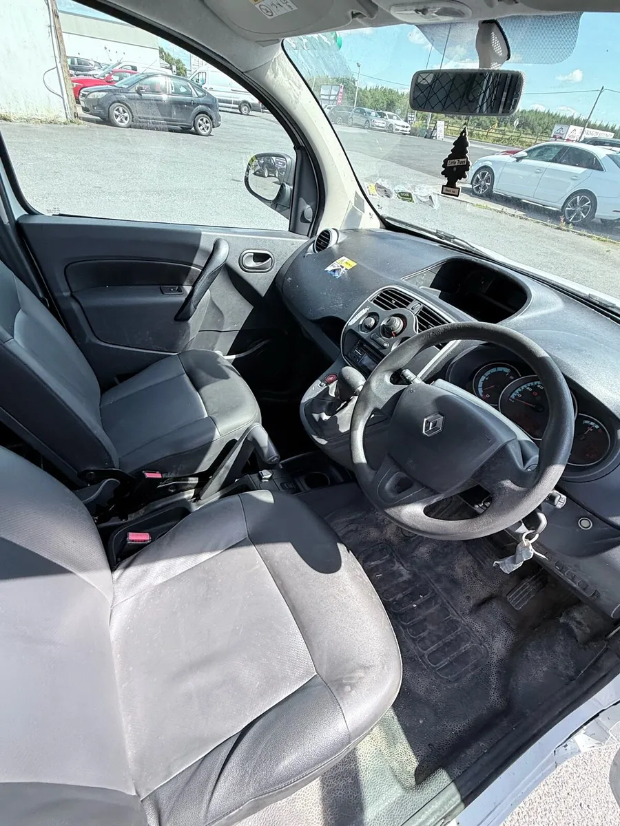 2019 Kangoo Electric price includes vat - Image 4