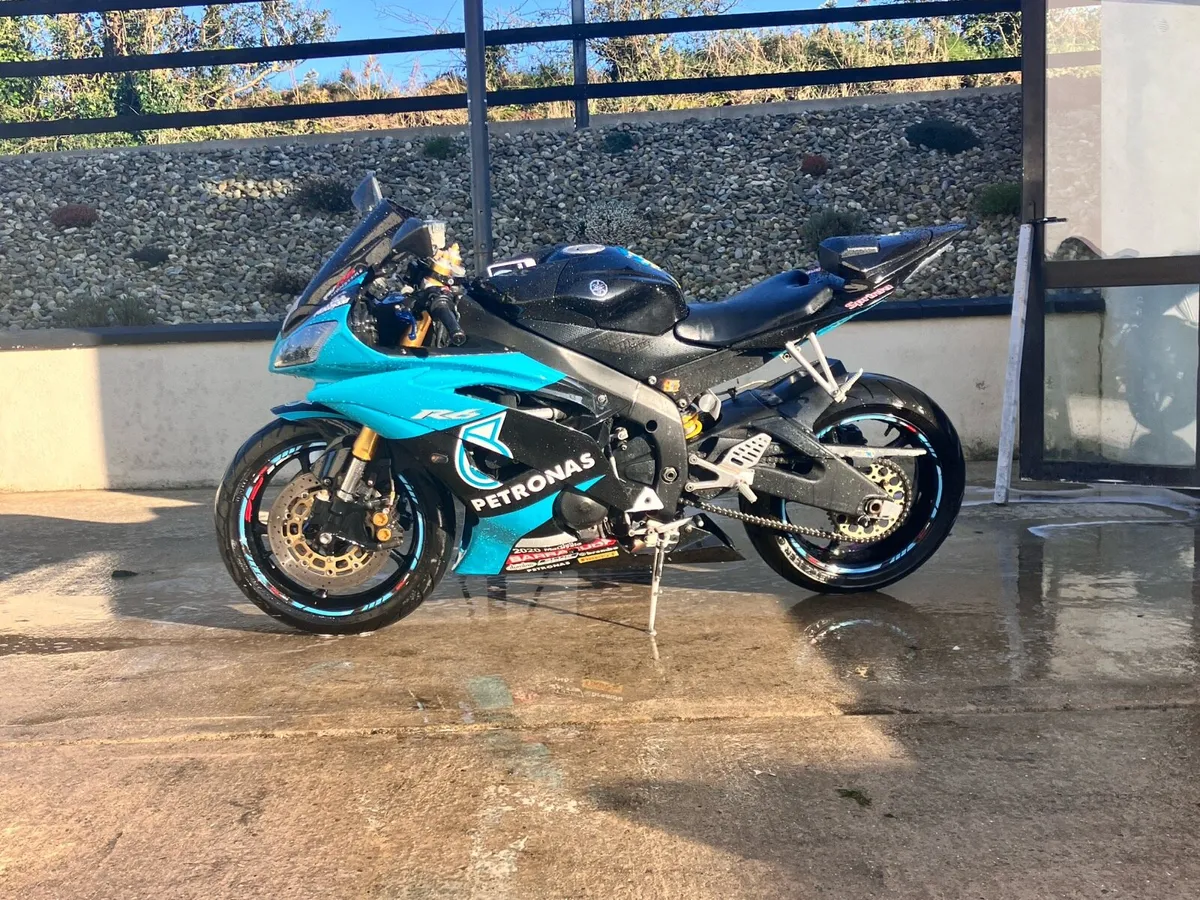 Yamaha yzf r6 - Image 2