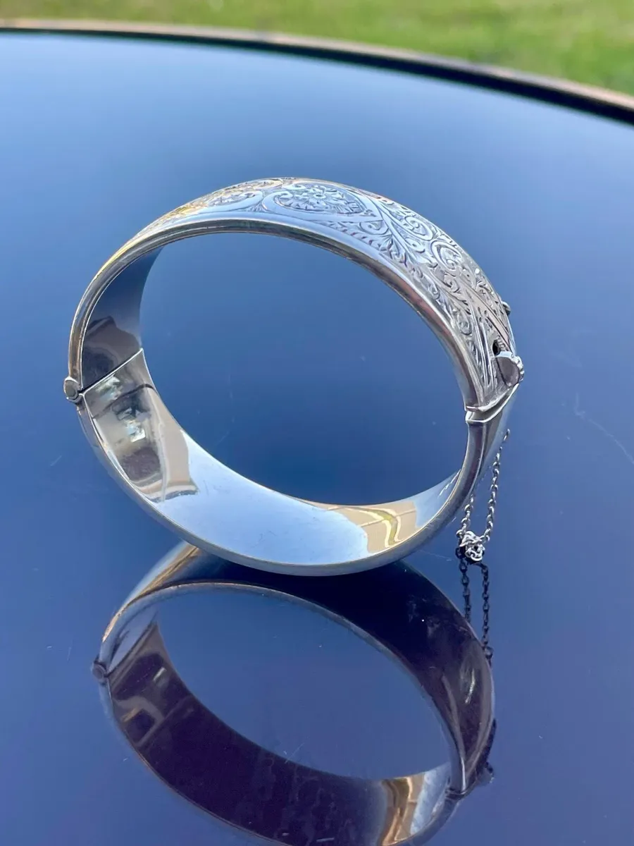 Vintage Sterling Silver Bangle Bracelet - Image 4