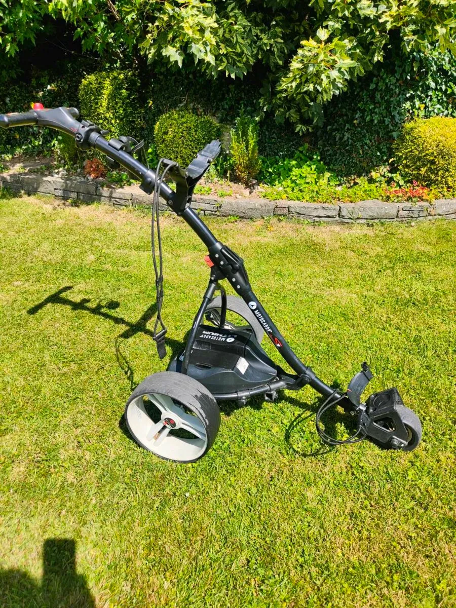 Motocaddy s1 electric trolley - Image 1