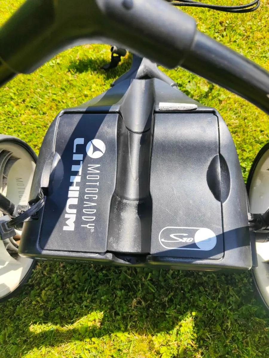 Motocaddy s1 electric trolley - Image 2