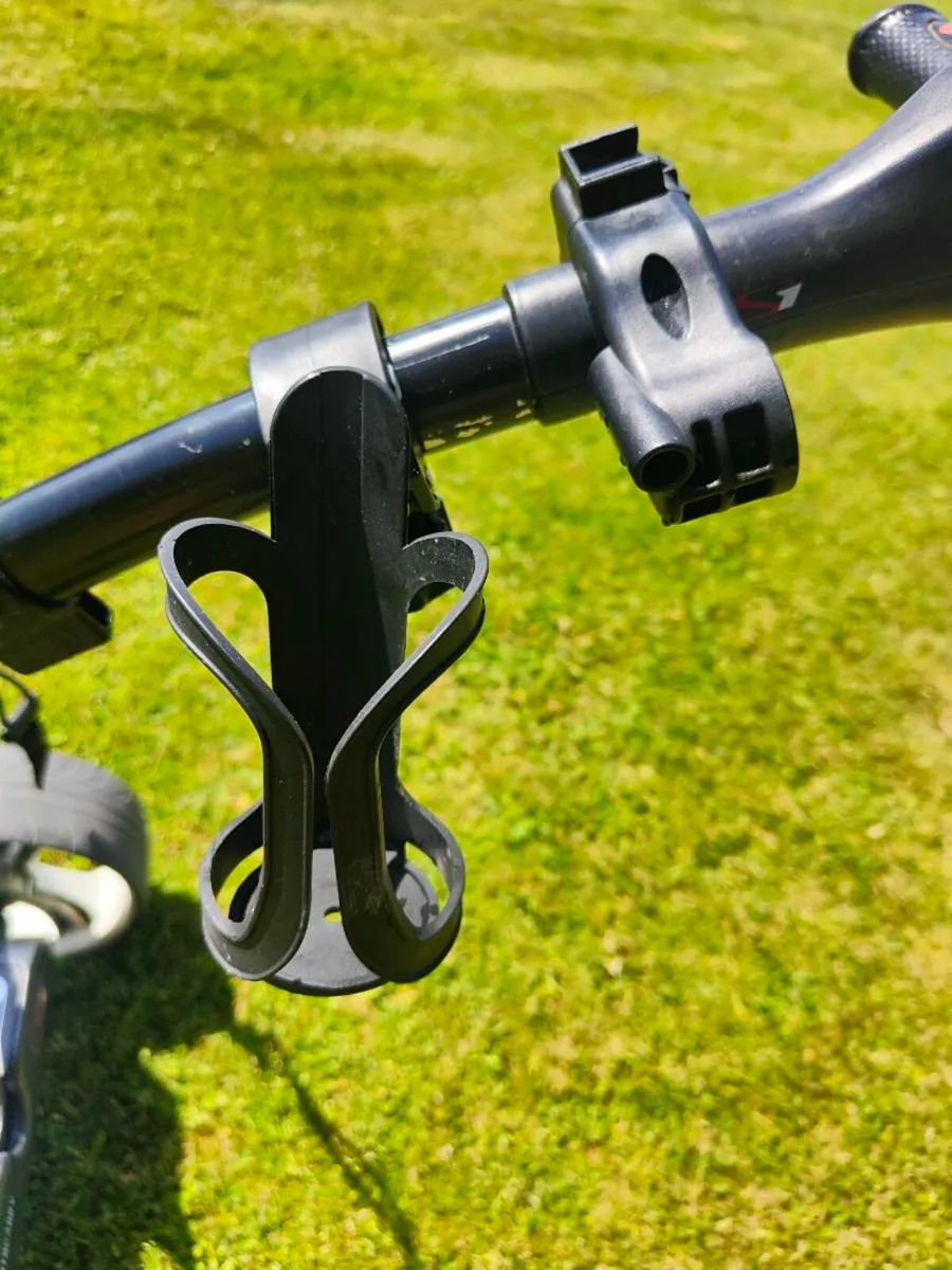 Motocaddy s1 electric trolley - Image 3