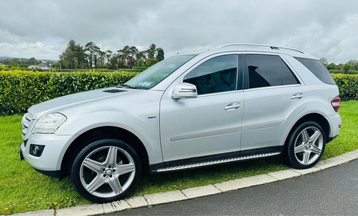 Mercedes ML 350 Commercial - Image 1