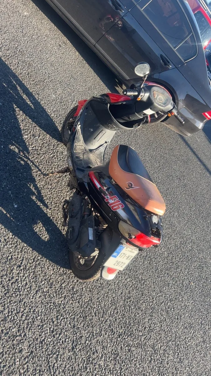 2017 moped - Image 2