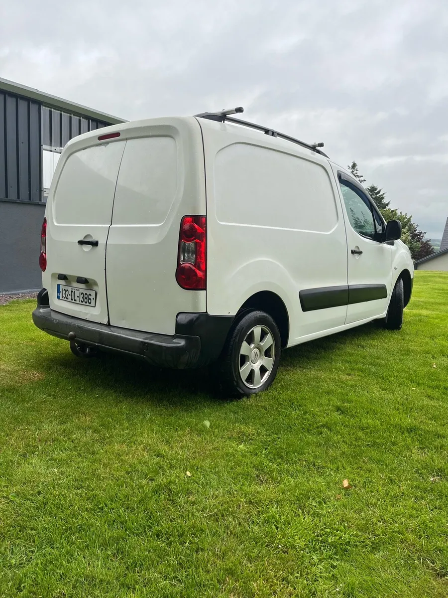 132 Peugeot partner - Image 4