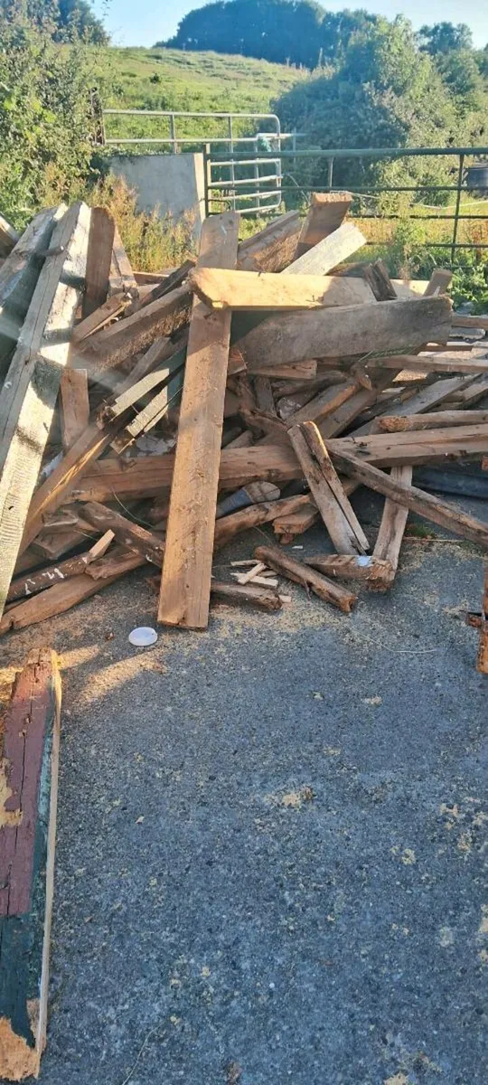 Timber off shed - Image 1