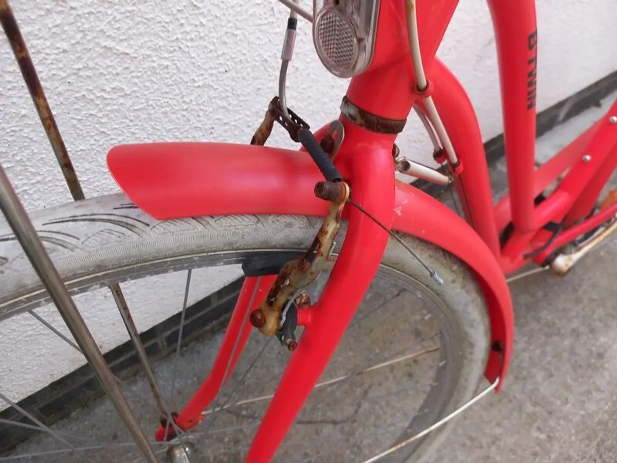 2 x Womens Bicycle, City Bike - Image 4
