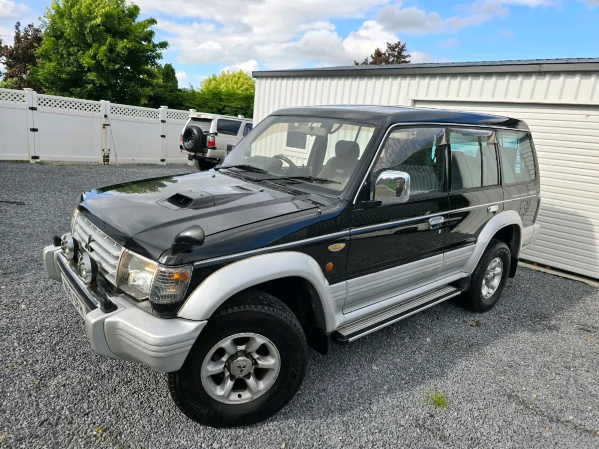 2x Mitsubishi Pajero MKII * Collectors Examples * - Image 3