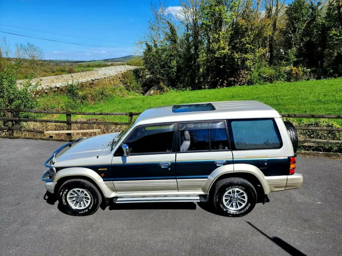 Mitsubishi Pajero MKII + Toyota Hilux Surf SSR-X - Image 4