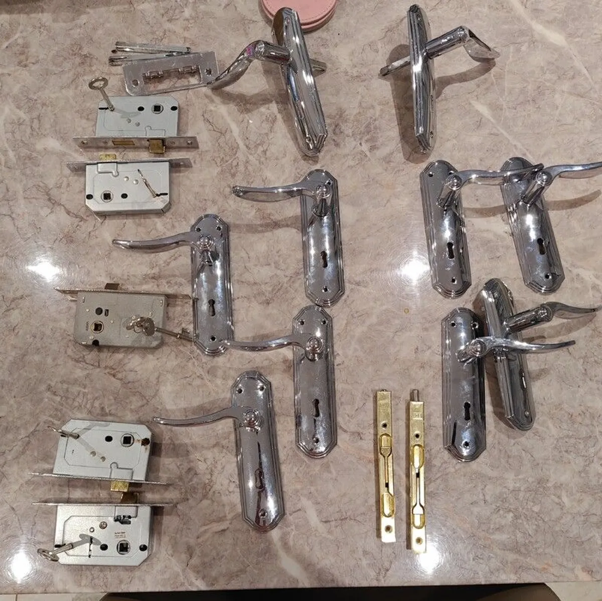 Internal.Door locks and handles - Image 1