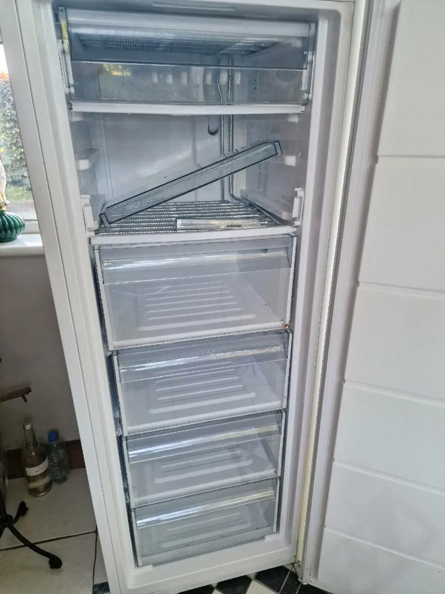 Freezer vertical - Image 4